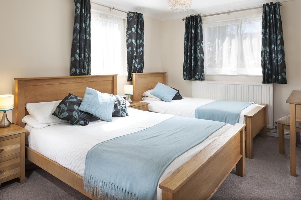 Gwithian Holidays Hayle Room photo